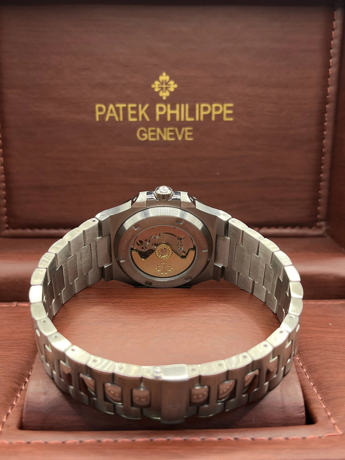 Montre gris ombre