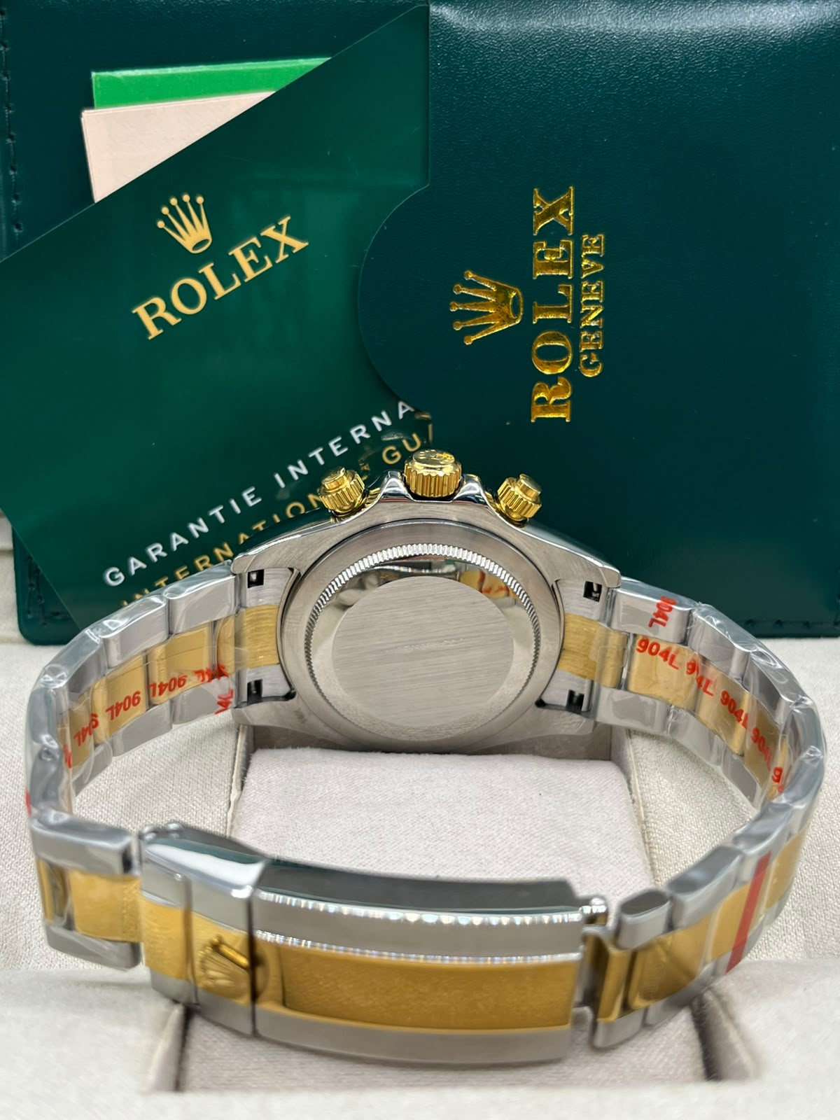 Montre de prestige à cadran doré