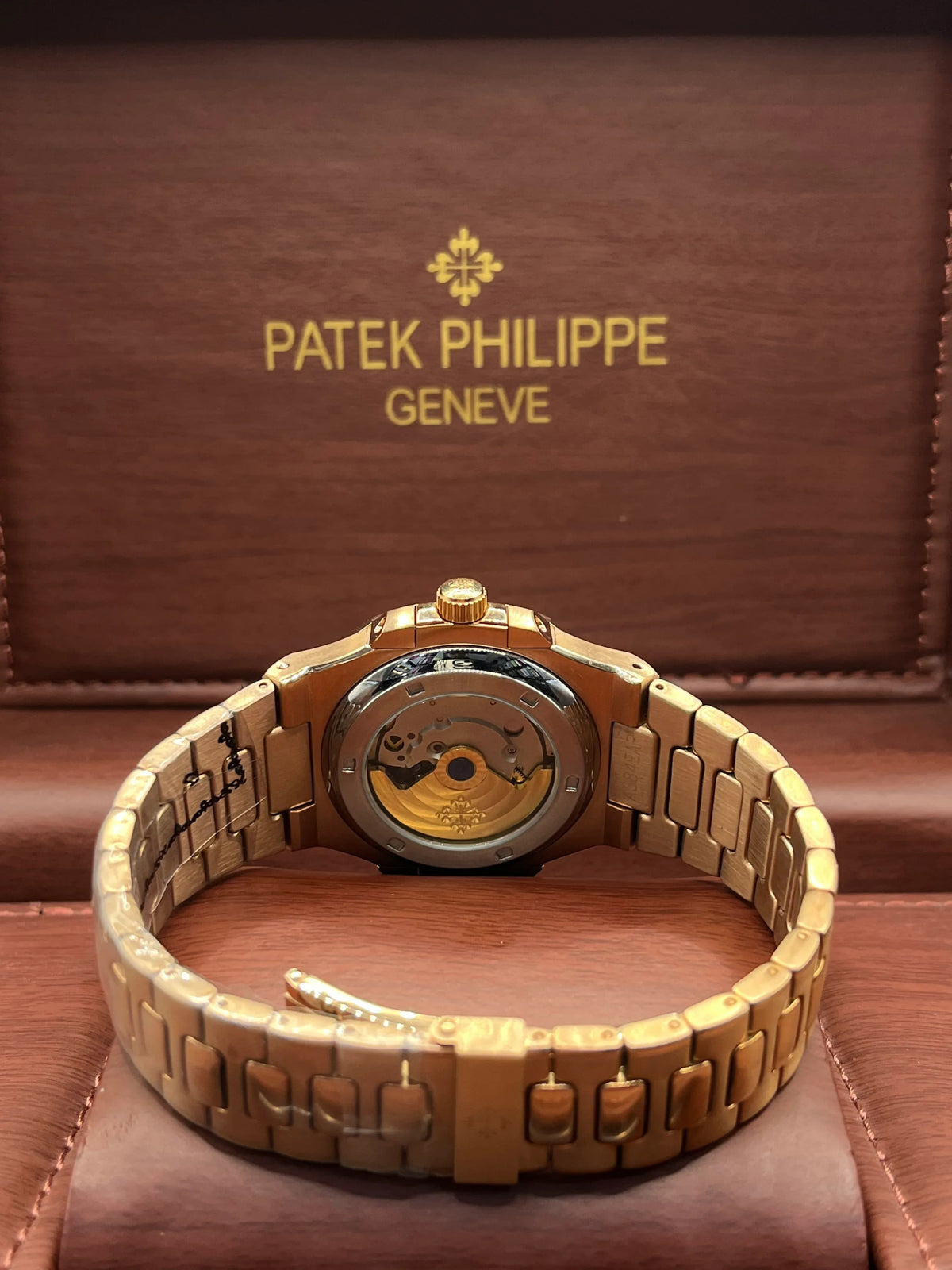 Montre classique dorée