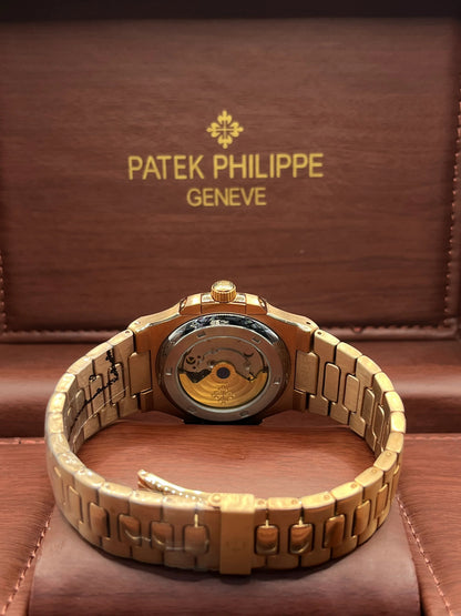 Montre classique dorée