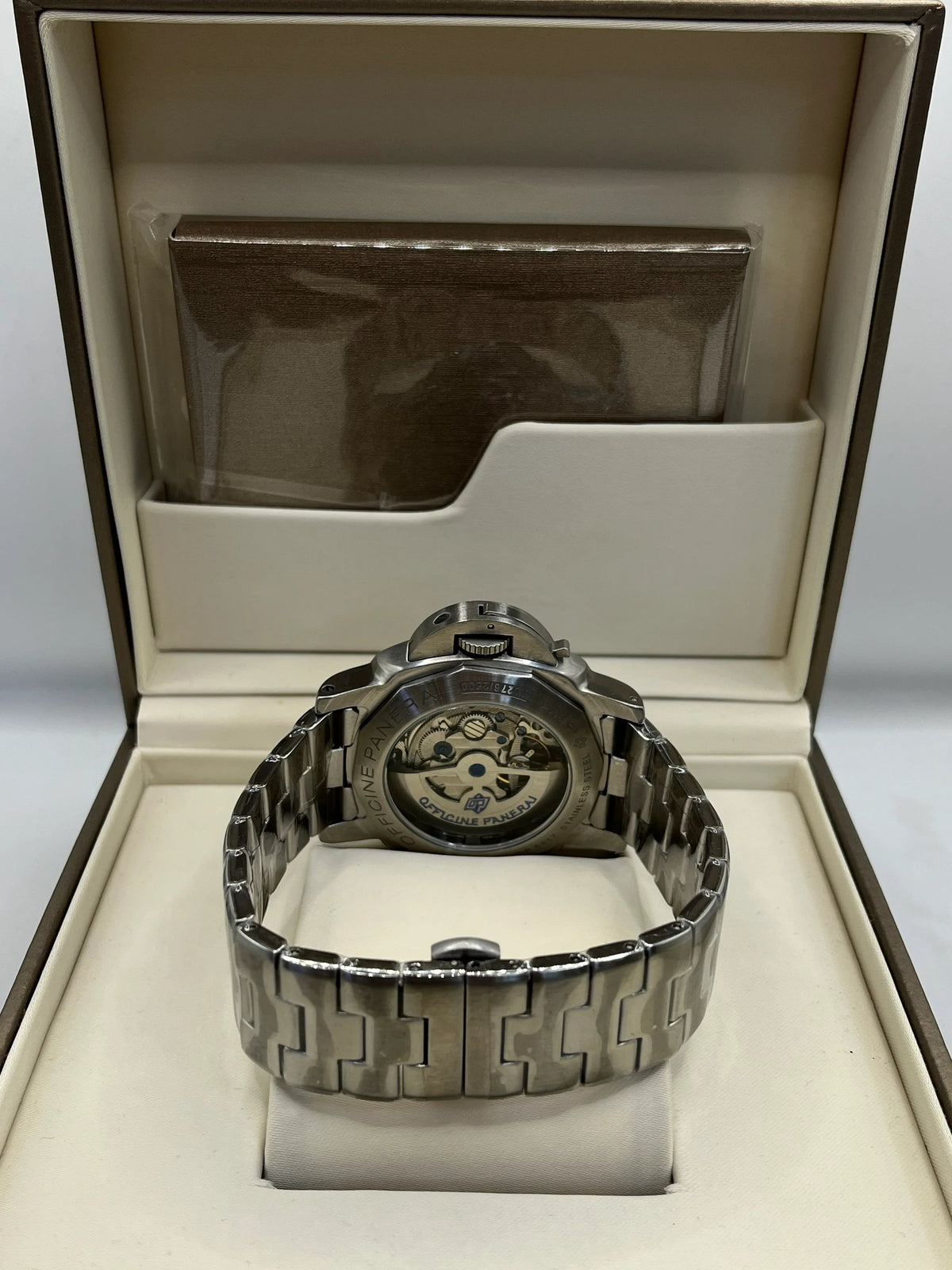 Montre à cadran bleu profond en acier inoxydable