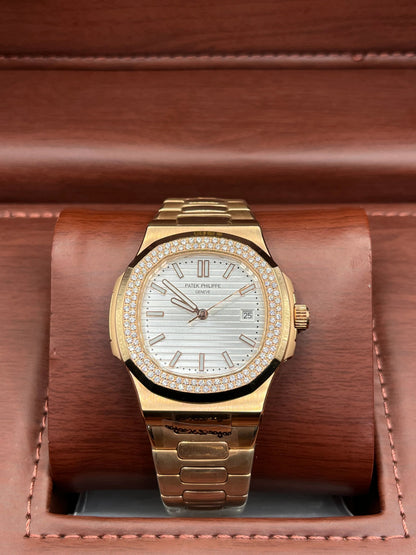 Montre classique dorée