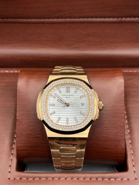 Montre classique dorée