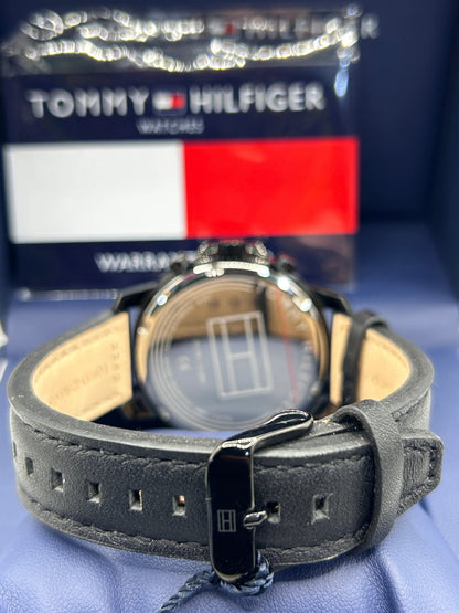Montre sport argentée en cuir