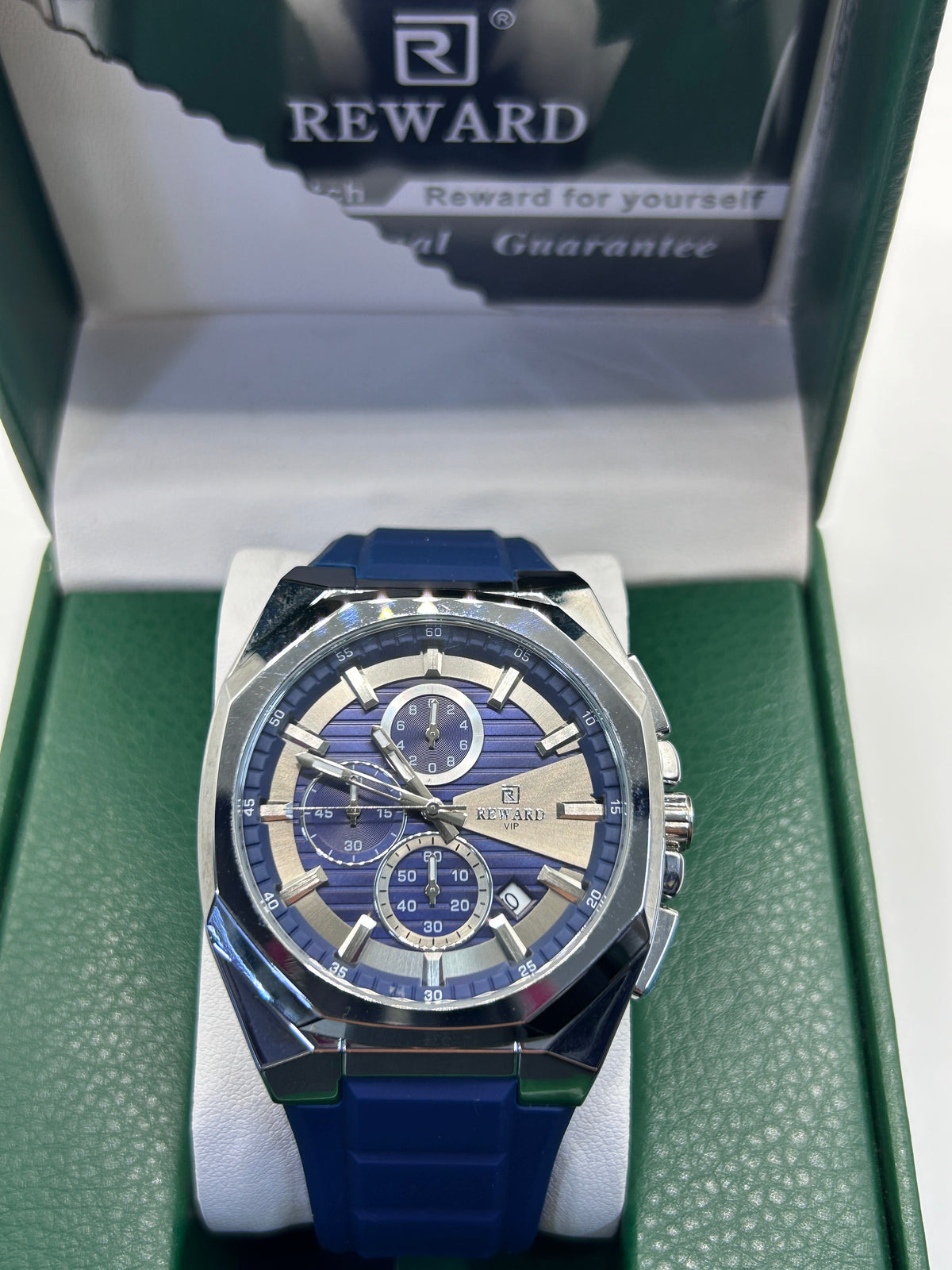 Montre chronographe de luxe – cadran bleu et bracelet en silicone bleu
