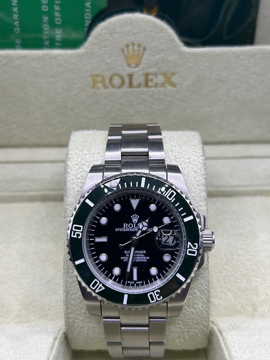 Montre Submariner à cadran noir