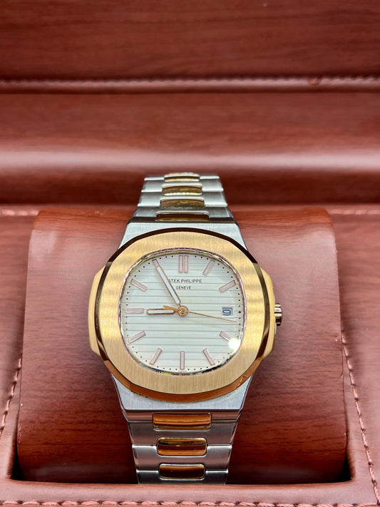 Montre bicolore au style prestige