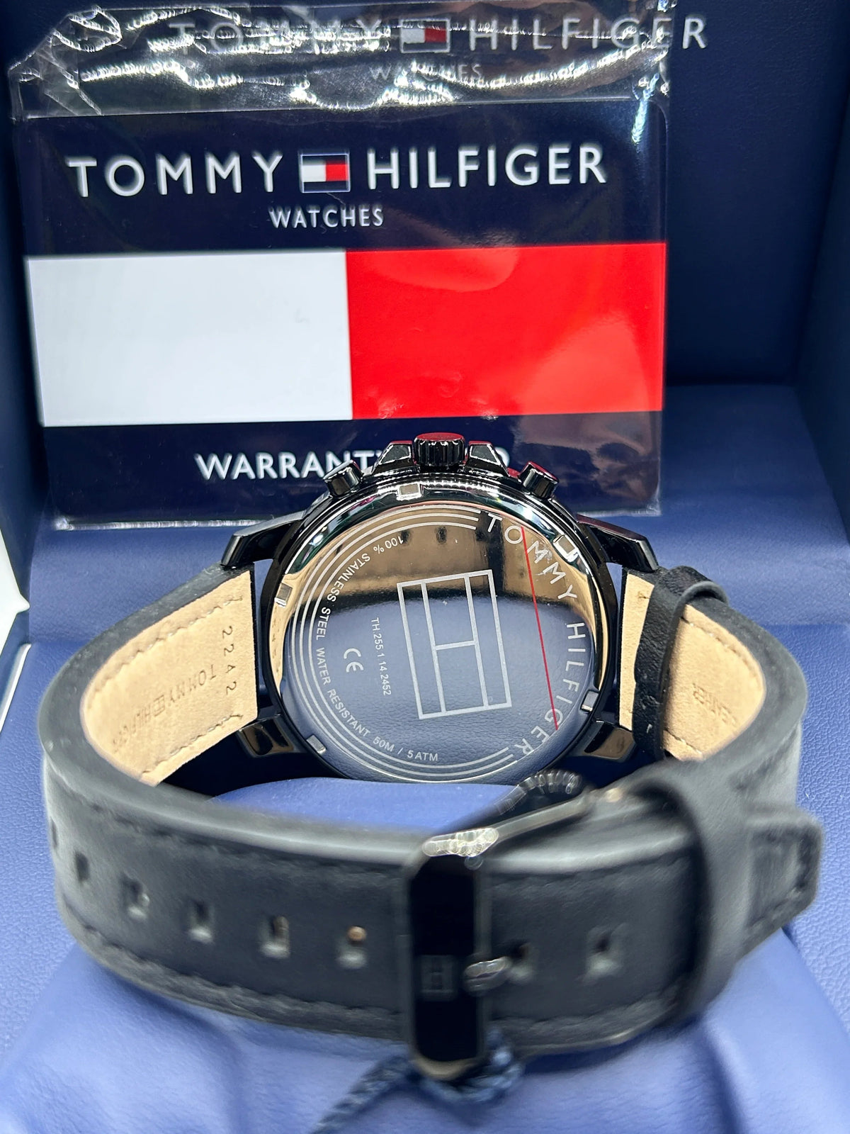 Montre sport argentée en cuir