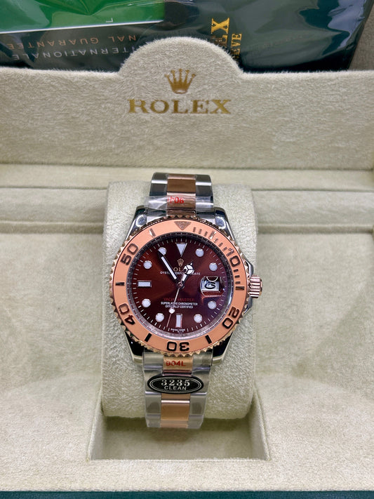 Montre en or rose à cadran rouge