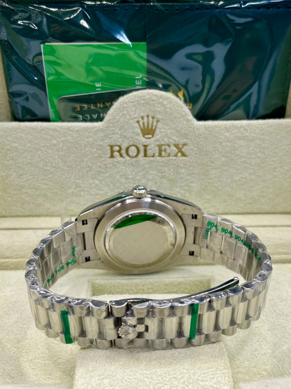 Montre à cadran bleu en acier inoxydable