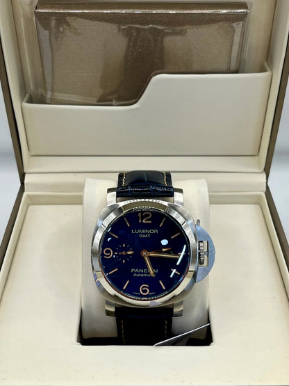 Montre à cadran bleu en acier inoxydable