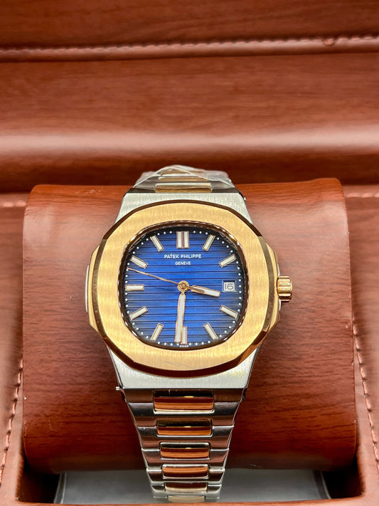 Montre bleu royal et dorée
