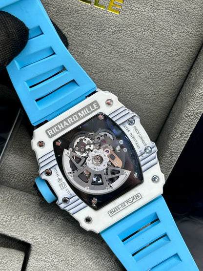 Montre squelette bleu clair en silicone