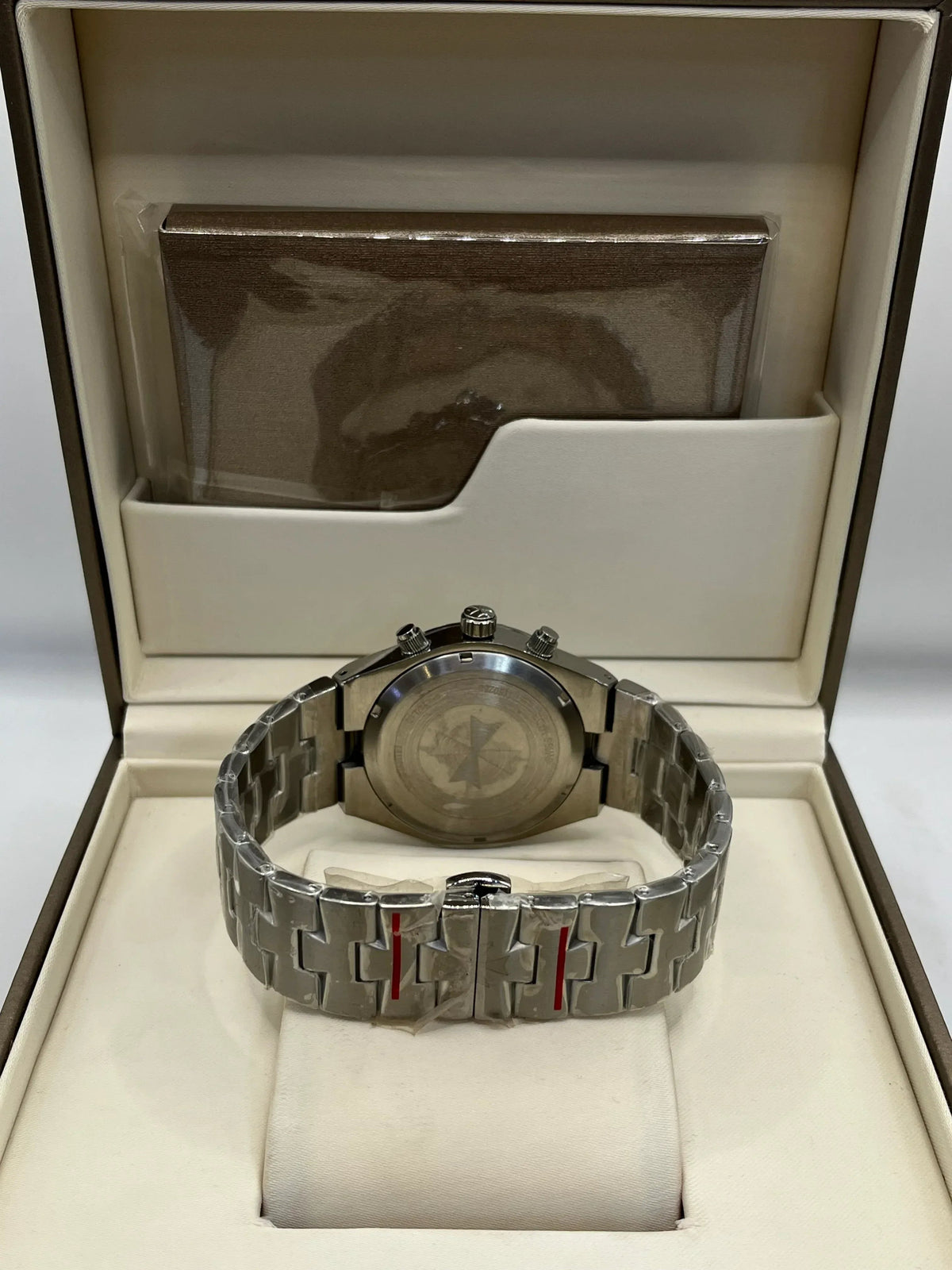 Montre chronographe en acier inoxydable à cadran argenté