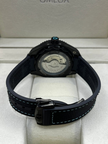 Montre à cadran noir