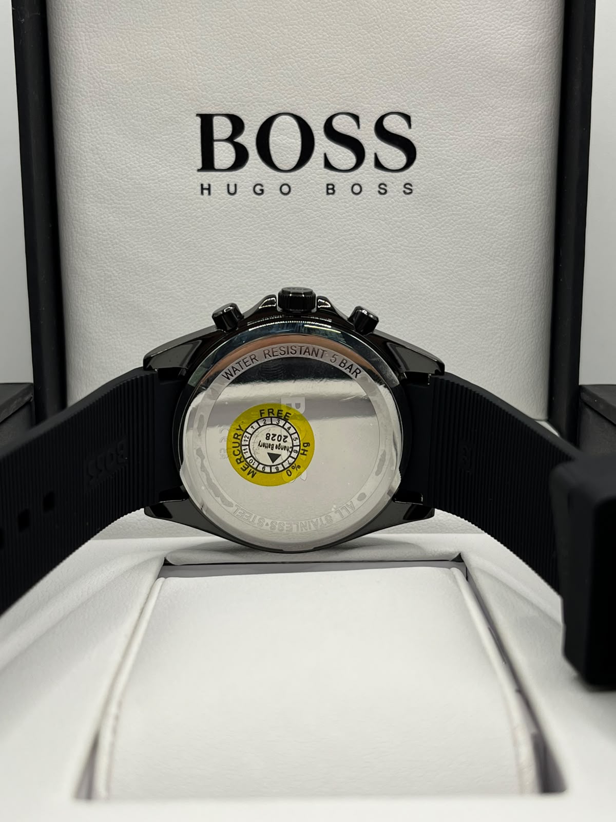 Coffret montre homme avec bracelet noir