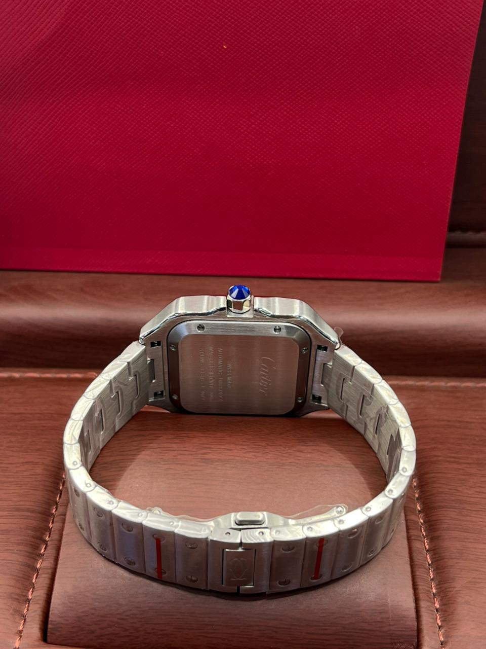 Montre carrée en acier à cadran brun
