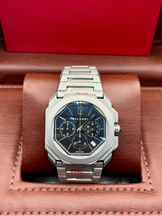 Montre en acier à cadran bleu nuit