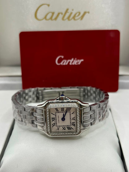 Montre féminine à cadran argenté et bracelet en acier inoxydable