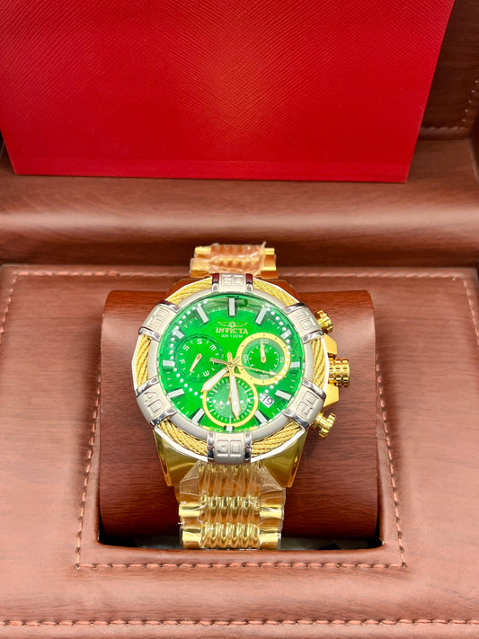Montre chronographe dorée et verte