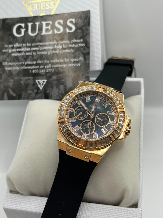 Montre Homme à Cadran Noir, Boîtier Doré et Bracelet en Silicone